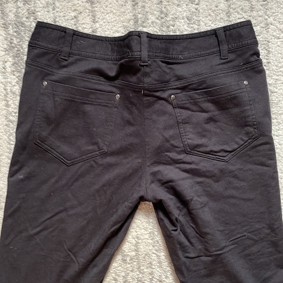 Calvin Klein soft black capris size S womens - Picture 3 of 3